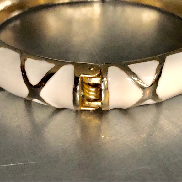 White Enamel Hinge Bangle - Picture 4 of 5